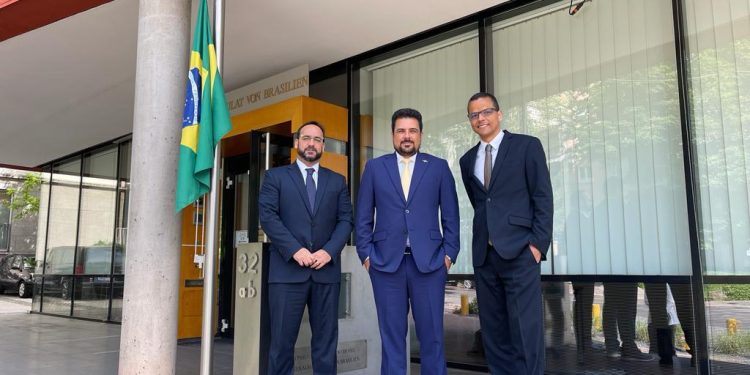 O prefeito Felipe Augusto marca presença na feira Imex em Frankfurt, Alemanha, impulsionando a economia do município