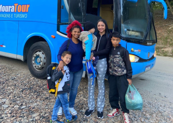 Verdescola disponibiliza ônibus gratuito para alunos, familiares e colaboradores que residem temporariamente em Bertioga