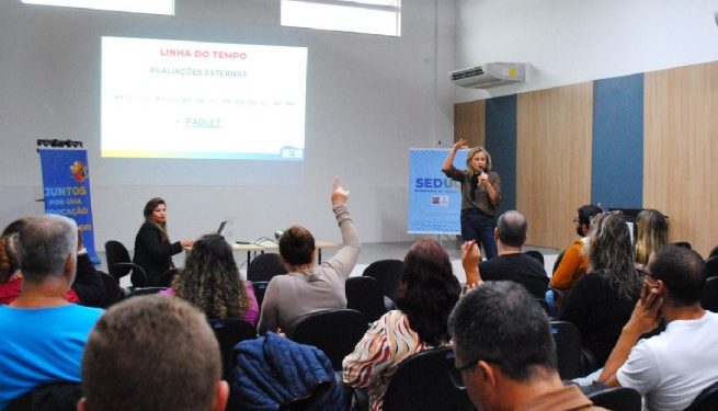 Coordenadores pedagógicos da rede municipal de São Sebastião participam de formação continuada