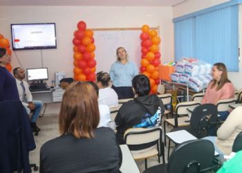 Hospital de Clínicas conscientiza sobre doação de sangue, anemia, leucemia e proteção às vítimas de violência durante semana institucional