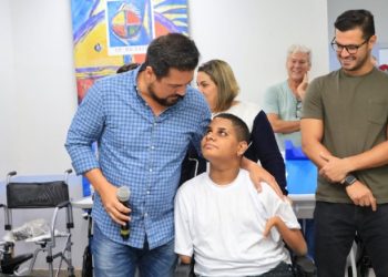 Prefeitura de São Sebastião entrega recursos de tecnologia assistiva em parceria com AACD