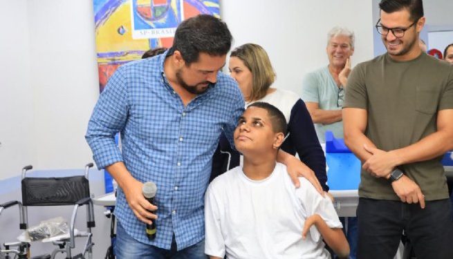 Prefeitura de São Sebastião entrega recursos de tecnologia assistiva em parceria com AACD