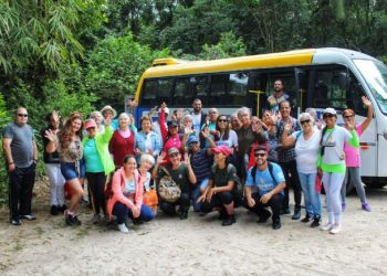 Mais de 30 pacientes do CAPS-1 e idosos participam de ação ‘Turismo de Aventura Especial’ em Barra do Una