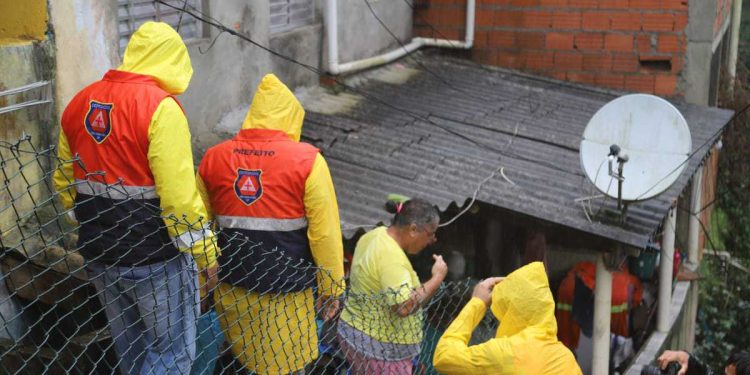 Defesa Civil de São Sebastião atende mais de 20 ocorrências após mais de 200 milímetros de chuva