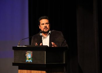 Opositores distorcem fatos sobre reconstrução em São Sebastião, mas prefeito mantém compromisso com a resiliência climática