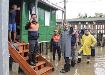 Crise climática em São Sebastião: Prefeito Felipe Augusto vistoria região afetadas pelas chuvas junto com a Defesa Civil