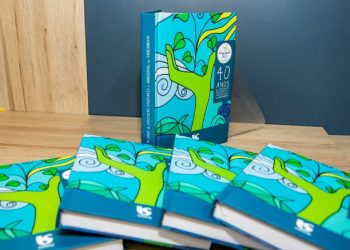 Escolas municipais recebem livros sobre educação ambiental da Sabesp