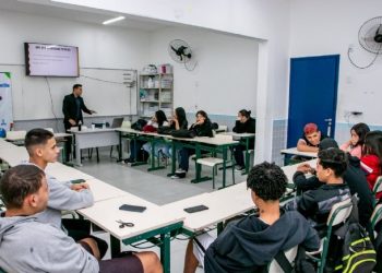 Educação de São Sebastião dá início a palestras do projeto OAB Vai à Escola para alunos da rede municipal