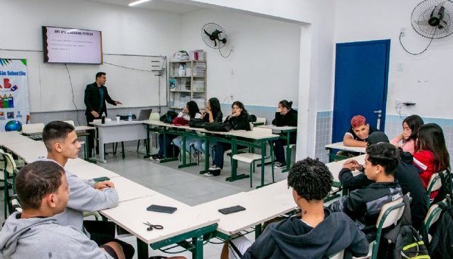 Educação de São Sebastião dá início a palestras do projeto OAB Vai à Escola para alunos da rede municipal