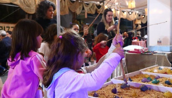 Fundo Social angaria mais de R$ 3 mil na barraca da pescaria durante o 7º Festival do Camarão