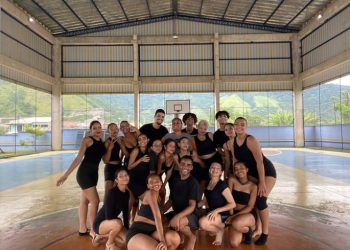 Bailarinos da Escola de Dança Ballet Michelle Nunes representam o município de São Sebastião no Festival de Dança de Joinville