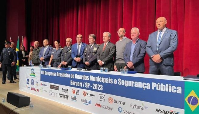 Comandante da Polícia Municipal de São Sebastião participa de reunião com secretário nacional de Segurança Pública