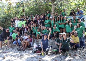Prefeitura mobiliza 200 voluntários em ação especial do Dia Mundial de Proteção aos Manguezais em São Sebastião