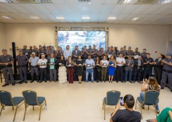 Polícia Militar homenageia profissionais que participaram de operação humanitária em São Sebastião