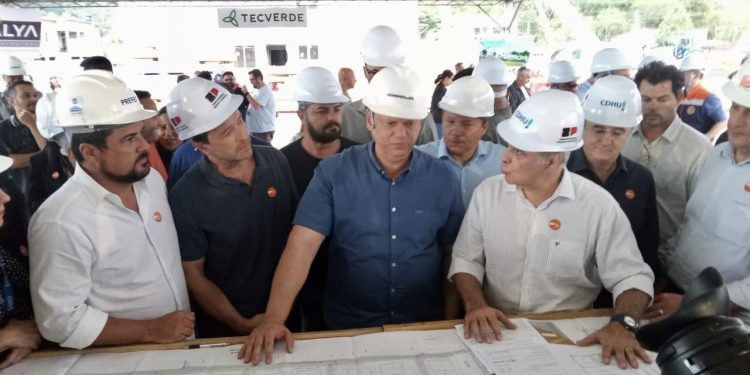 Governador Tarcísio de Freitas anuncia a construção de mais 286 apartamentos no bairro Topolândia