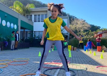 Crianças da Costa Sul aprendem brincando em Oficina de Férias do Verdescola