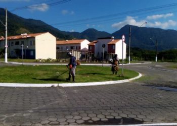 Prefeitura de São Sebastião executa trabalhos de limpeza pública no bairro Jaraguá