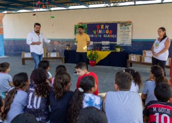 Prefeitura de São Sebastião entrega oito computadores ao Projeto Garoçá da campanha da E-Lixo