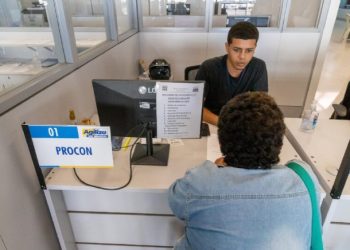 Procon São Sebastião promove palestra para orientar fornecedores