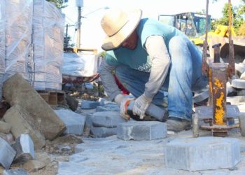 Prefeitura de São Sebastião pavimentará 20 ruas do bairro Boraceia ‌