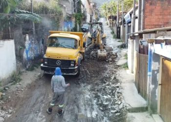 Diversas ruas de Maresias recebem obras de drenagem e pavimentação