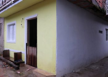 Famílias da Vila Débora atingidas por enchente em fevereiro recebem melhorias em suas casas