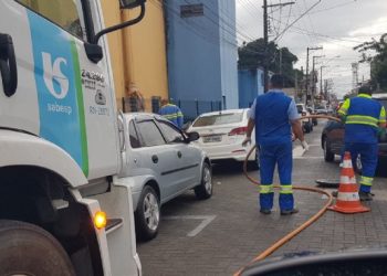 Fiscalização do Meio Ambiente vistoria e notifica supermercados em São Sebastião