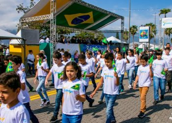 Prefeitura de São Sebastião realiza tradicional Desfile Cívico no 7 de Setembro na Rua da Praia
