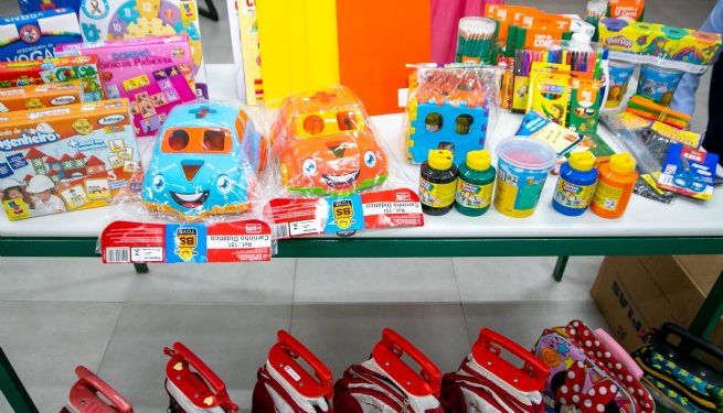 Creche de Maresias recebe doação de materiais escolares e brinquedos