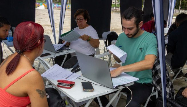 Moradores de Maresias recebem orientações de programas sociais