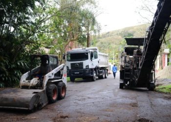 Prefeitura inicia drenagem e pavimentação de vias na Reserva du Moulin e no loteamento Jardim do Forte