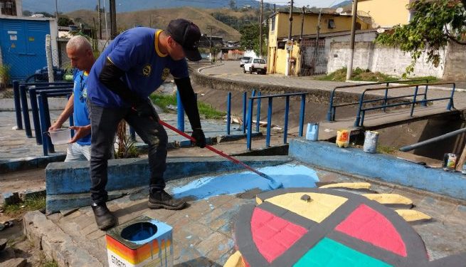 Prefeitura de São Sebastião realiza revitalização de praça e serviços de zeladoria no bairro Topolândia