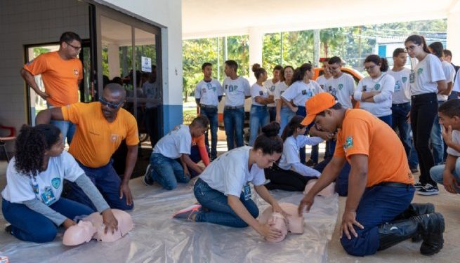 Aspirantes da Guarda Mirim de São Sebastião recebem aulas de primeiros socorros