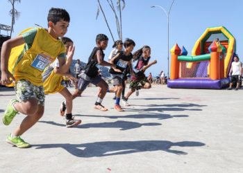 Agita Kids e Basquete 3×3 atrai mais de 700 pessoas em domingo ensolarado na Praça Pôr do Sol
