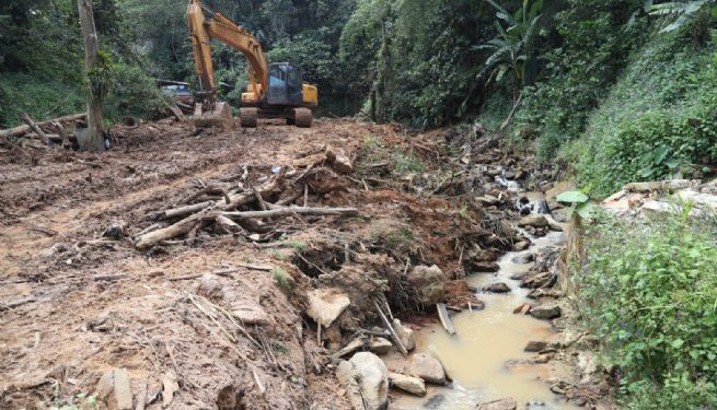 Prefeitura de São Sebastião executa obras emergenciais de drenagem e contenção na Vila Pernambuco, em Juquehy
