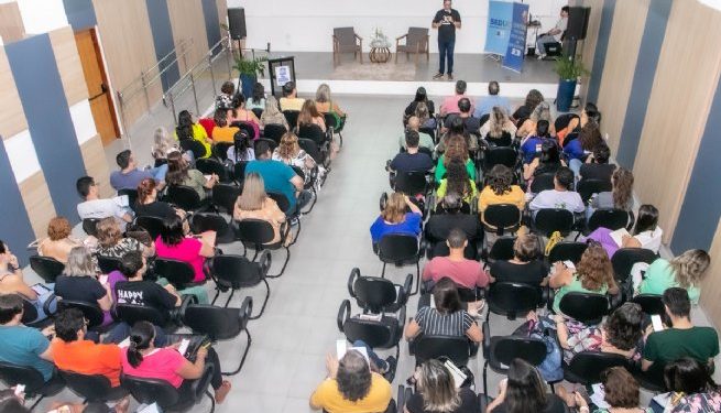 Educação de São Sebastião recebe palestra sobre Avaliação da Aprendizagem e Monitoramento de Indicadores Educacionais