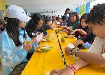 Educação de São Sebastião realiza teste de aceitabilidade com alunos para receita de moqueca de peixe