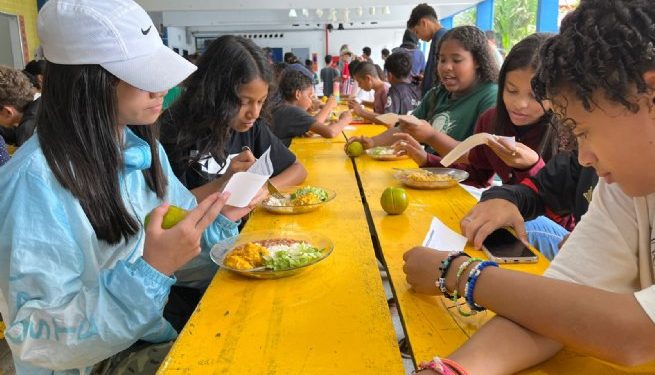 Educação de São Sebastião realiza teste de aceitabilidade com alunos para receita de moqueca de peixe