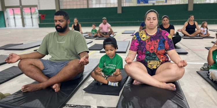 Ioga, meditação, escuta ativa e atividades que estimulam a empatia: conheça o que o Verdescola faz para promover a saúde mental e emocional de crianças e adolescentes