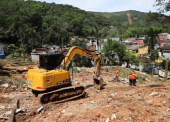 Prefeitura de São Sebastião executa obras contenção e drenagem na Vila Pantanal