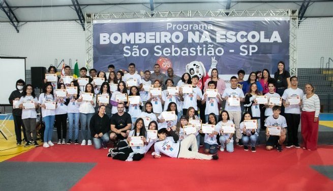 Prefeitura de São Sebastião e Corpo de Bombeiros formam 300 estudantes do Programa Bombeiro na Escola