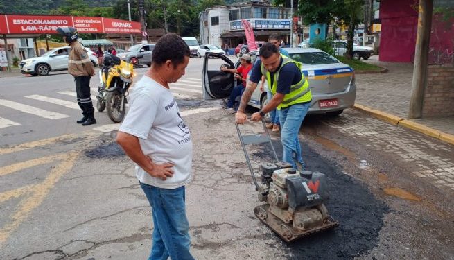 Prefeitura de São Sebastião efetua operação tapa-buraco no bairro de Boiçucanga