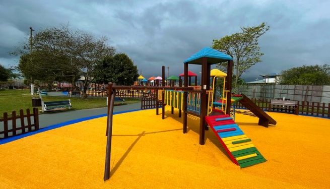Prefeitura de São Sebastião reabre Parquinho Infantil da Rua da Praia após revitalização