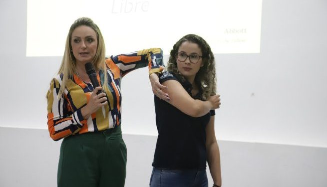 Prefeitura de São Sebastião habilita profissionais da Saúde para aplicar sensor glicêmico FreeStyle Libre