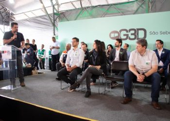 Prefeito Felipe Augusto e governador Tarcísio de Freitas abrem Gabinete 3D em São Sebastião