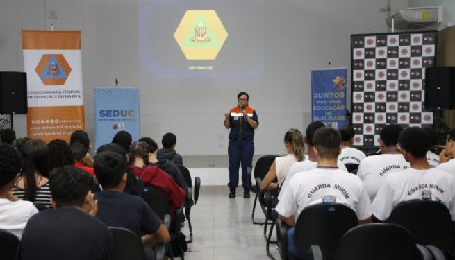 Alunos da rede municipal participam de formação do ‘Programa de Educação para Redução de Riscos e Desastres’