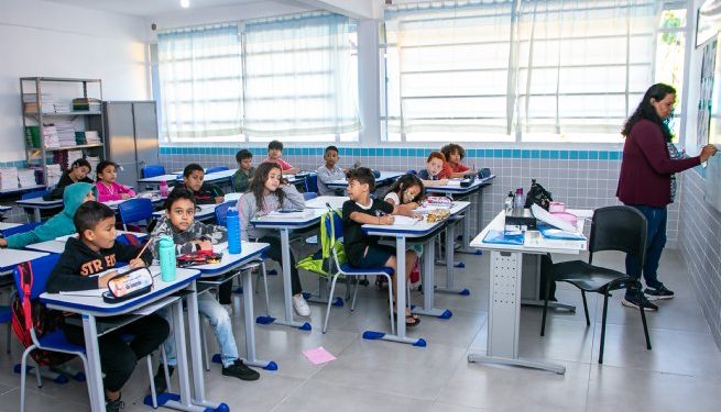 Prefeitura de São Sebastião abre processo seletivo simplificado para contratação temporária de professores