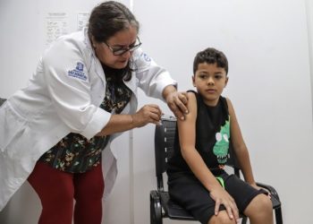 Quase 200 crianças e adolescentes comparecem ao Dia D de multivacinação em São Sebastião