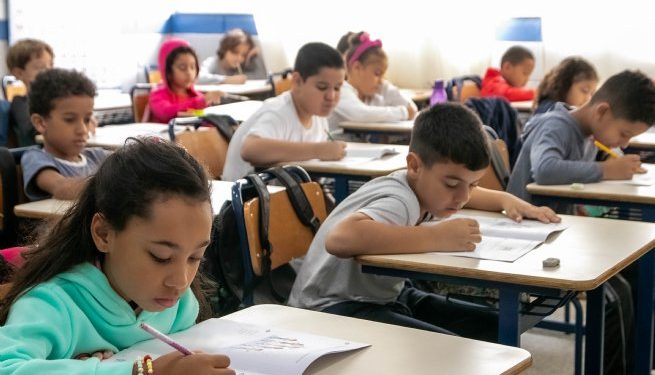 São Sebastião inicia aplicação dos testes do Saeb 2023 nesta quarta-feira