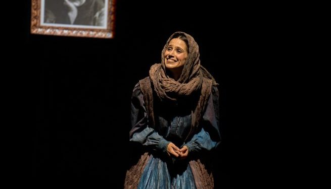 Atriz Mel Lisboa apresenta espetáculo ‘Madame Blavatsky – Amores Ocultos’ no Teatro Municipal de São Sebastião